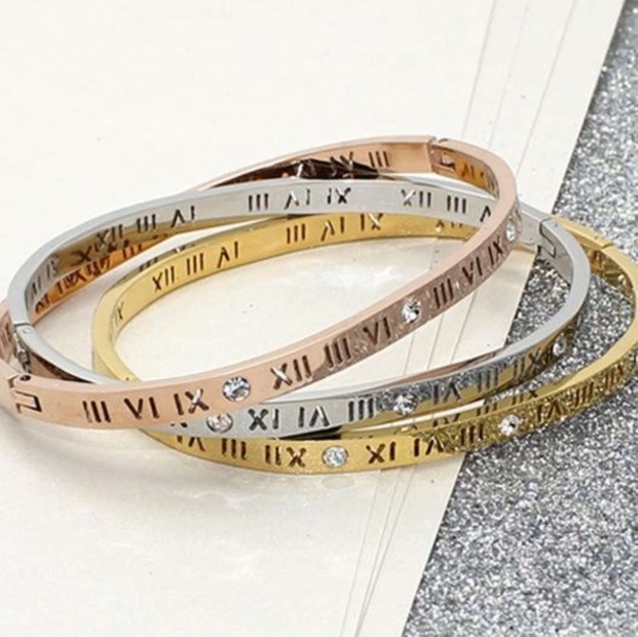 1 Oak Jewelry - Roman Diamonds Cuff Bracelet Bangle